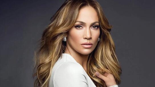 Jennifer Lopez: Έσβησε όλες τις φωτογραφίες της και έβαλε μαύρο φόντο στα social media