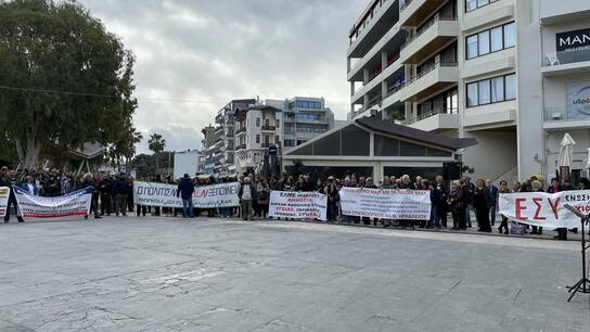 Στους δρόμους γιατροί κι εργαζόμενοι στα νοσοκομεία της Κρήτης 