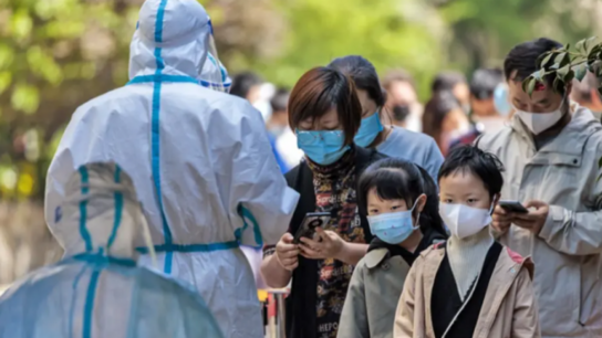 ΠΟΥ: Η Κίνα σημειώνει τεράστια πρόοδο στον εμβολιασμό των ηλικιωμένων