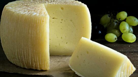 Για πρώτη φορά αγελαδινό τυρί από μη παστεριωμένο γάλα