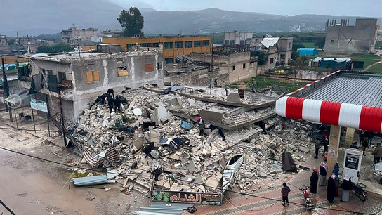 Τουρκία: Η Ελλάδα στέλνει βοήθεια μετά τον τρομακτικό σεισμό των 7,7 Ρίχτερ