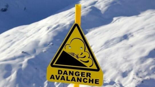 Συναγερμός στην Ελβετία: Αρκετοί άνθρωποι παρασύρθηκαν από χιονοστιβάδα     