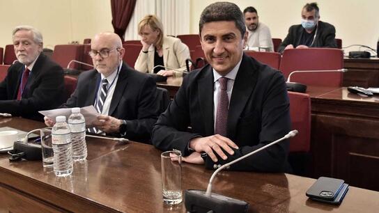 Αυγενάκης στη βουλή: «Συνεχώς στο πλευρό των αθλητών ΑμεΑ»