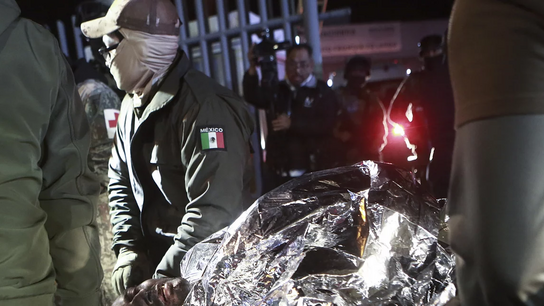 Πέντε συλλήψεις για τον τραγικό θάνατο 39 ανθρώπων σε κέντρο κράτησης μεταναστών στο Μεξικό