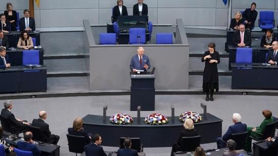 Κάρολος Γ': Ο πρώτος μονάρχης που απευθύνεται στην Bundestag