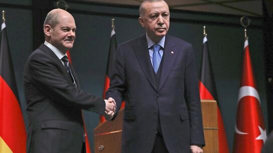 Ο καγκελάριος Όλαφ Σολτς αναγνώρισε την αποκλιμάκωση στις σχέσεις Ελλάδας-Τουρκίας