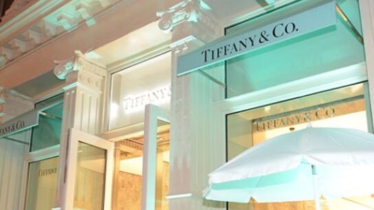 Bernard Arnault: Διέταξε ανακαίνιση για το κατάστημα Tiffany’s Fifth Avenue όταν χάθηκε μέσα σε αυτό