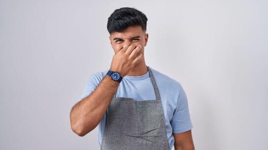 5 γρήγοροι τρόποι για να απαλλαγείτε από τις μυρωδιές της κουζίνας