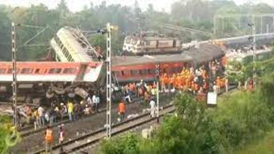 Ινδία: Εντοπίστηκαν τα αίτια και οι "υπεύθυνοι" της σιδηροδρομικής τραγωδίας