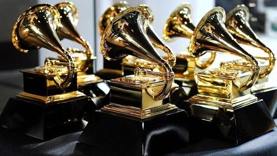Νέος κανόνας στα Βραβεία Grammy
