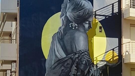 Ο «Μίτος της Αριάδνης» και ο Νίκος Καζαντζάκης: Ολοκληρώθηκαν οι δυο τοιχογραφίες που ομόρφυναν το Ηράκλειο
