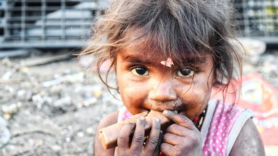  UNICEF: Πάνω από 330 εκατ. παιδιά σε κατάσταση ακραίας φτώχειας παγκοσμίως