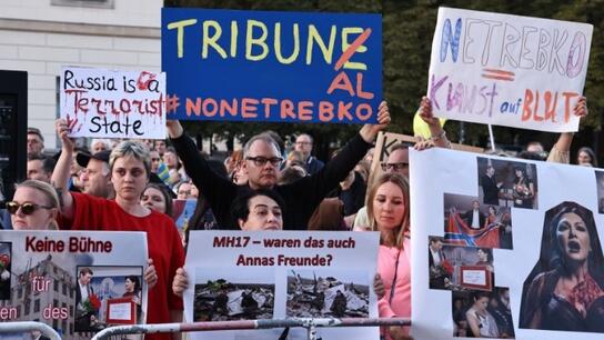 Επιστροφή της Άννα Νετρέμπκο στην Όπερα του Βερολίνου, εν μέσω διαμαρτυριών