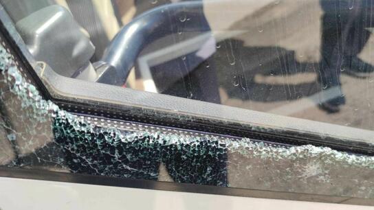 Επιθέσεις με πέτρες σε λεωφορεία γεμάτα τουρίστες