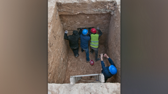 Αρχαιολόγοι στο Ισραήλ ανακάλυψαν ασύλητο τάφο αρχαίας Ελληνίδας εταίρας