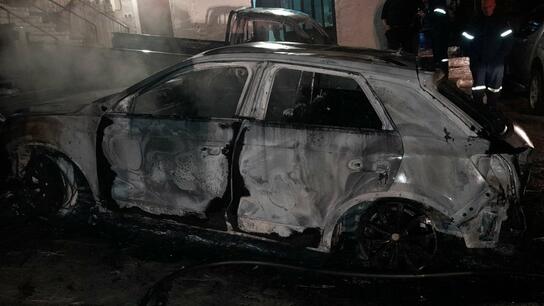 Στις φλόγες δύο αυτοκίνητα στο Ρέθυμνο κι ένα στα Χανιά - Δείτε φωτογραφίες