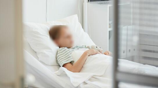 «Θερίζουν» οι παιδικές ιώσεις- Η εικόνα στην Παιδιατρική Κλινική του ΠΑΓΝΗ