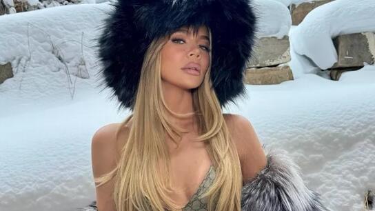 Khloe Kardashian: Ποζάρει με μπικίνι και ψεύτικη γούνα στα χιόνια