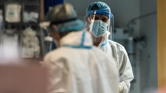 Υποχρεωτική χρήση μάσκας στα νοσοκομεία στην Ισπανία