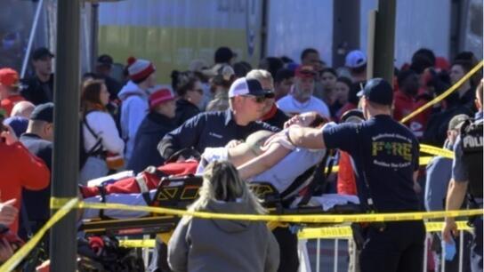Δύο οι κατηγορούμενοι για τους πυροβολισμούς στην παρέλαση του Super Bowl στο Κάνσας