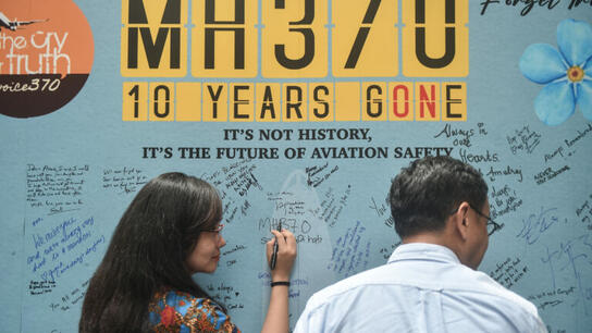 Malaysia Airlines: Η Μαλαισία αποφασισμένη να βρει το αεροσκάφος 10 χρόνια μετά