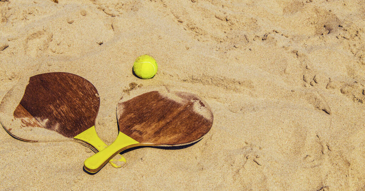 Παραλία Καβούρι: Πρόστιμο 1.000 ευρώ σε όσους παίζουν ρακέτες στην ...