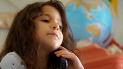 «Γιαγιά το καλοκαίρι που θάρθει... έχει δώρο!»