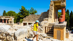  Τουρισμός: «Πρώιμο» καλοκαίρι στην Κρήτη - «Απογειώθηκε» τον Απρίλη ο τουρισμός