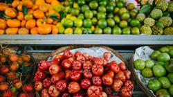 Ραγδαία αύξηση της μόλυνσης από φυτοφάρμακα στα φρούτα στην Ευρώπη