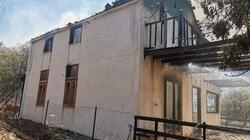 Φωτιά στο Πόρτο Γερμενό: Κάηκε ένα σπίτι – Μαρτυρία για μηχανάκι που έφευγε βιαστικά