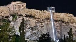Λ. Μενδώνη: Ο φωτισμός του ανελκυστήρα της Ακρόπολης έγινε για λόγους συντήρησής του 