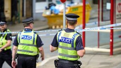 Φρίκη: Θύμα βιασμού 12χρονη στη Βρετανία, της επιτέθηκαν την ώρα που έπαιζε στις κούνιες!