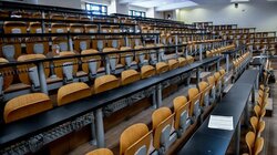 Πανελλαδικές Εξετάσεις 2026 – Κενές θέσεις στα Πανεπιστήμια αλλά και υψηλές βάσεις εισαγωγής