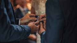 Πολωνία: Αναστολή της αναγνώρισης των γάμων ομόφυλων ζευγαριών που έχουν συναφθεί σε χώρες της ΕΕ