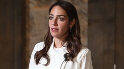 Δόμνα Μιχαηλίδου: Νωρίτερα τα επιδόματα Χριστουγέννων