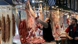 Πού θα φτάσουν οι τιμές στο κρέας το Πάσχα - "Όχι κάτω από 9-10 ευρώ το αρνί", λένε οι κτηνοτρόφοι