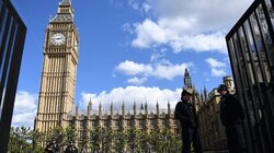 Βρετανία: Ο Άντι Μπέρναμ επιβεβαίωσε ότι θα είναι υποψήφιος για τη διαδοχή του Στάρμερ