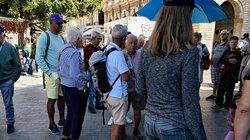 Τουρίστες, Κέντρο