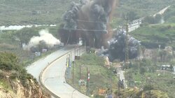 Πόλεμος στη Μέση Ανατολή: Νέα πλήγματα του ισραηλινού στρατού στον νότιο Λίβανο - Η στιγμή που βομβαρδίζεται γέφυρα