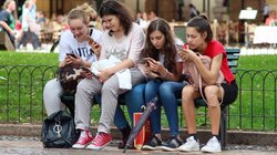 Νέοι, Νέα γενιά, Κινητά