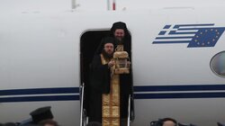 Έφτασε στην Ελλάδα το Άγιο Φως - Πότε αναμένεται στην Κρήτη