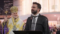 «Καλή Ανάσταση» από τη Νέα Υόρκη: Ο Δήμαρχος Ζοχράν Μαμντάνι ευχήθηκε στα ελληνικά για το ορθόδοξο Πάσχα - Βίντεο