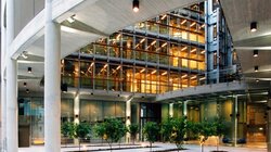 ΓΕΚ ΤΕΡΝΑ: Καθαρά κέρδη €147 εκατ. το 2025 – Άνοδος 48,1%