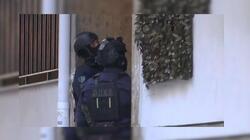 Νέος Κόσμος, Επιχείρηση