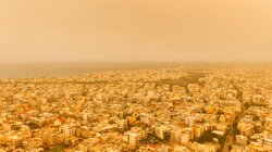 Ηράκλειο: Προβλήματα με τις πτήσεις στο «Ν.Καζαντζάκης», λόγω αφρικανικής σκόνης και ισχυρών ανέμων