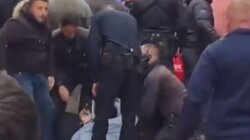 Ισραηλινοί αστυνομικοί κατηγορούνται ότι απώθησαν με τη βία Παλαιστίνιους χριστιανούς στην αφή του Αγίου Φωτός