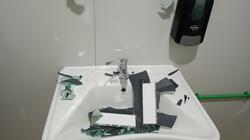 toualetes_amea_vandalismos
