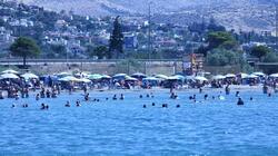 Ανάβυσσος: Ερωτήματα για τη λειτουργία beach bar χωρίς άδεια 