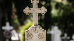 “Έλλειψη καθαριότητας και σεβασμού στους κεκοιμημένους, στο Νέο Κοιμητήριο”