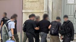 Ηράκλειο: Ενώπιον Εισαγγελέα οι συλληφθέντες για εγκληματική οργάνωση στο Μονοφάτσι - Είχαν στήσει δικό τους «χωριό»